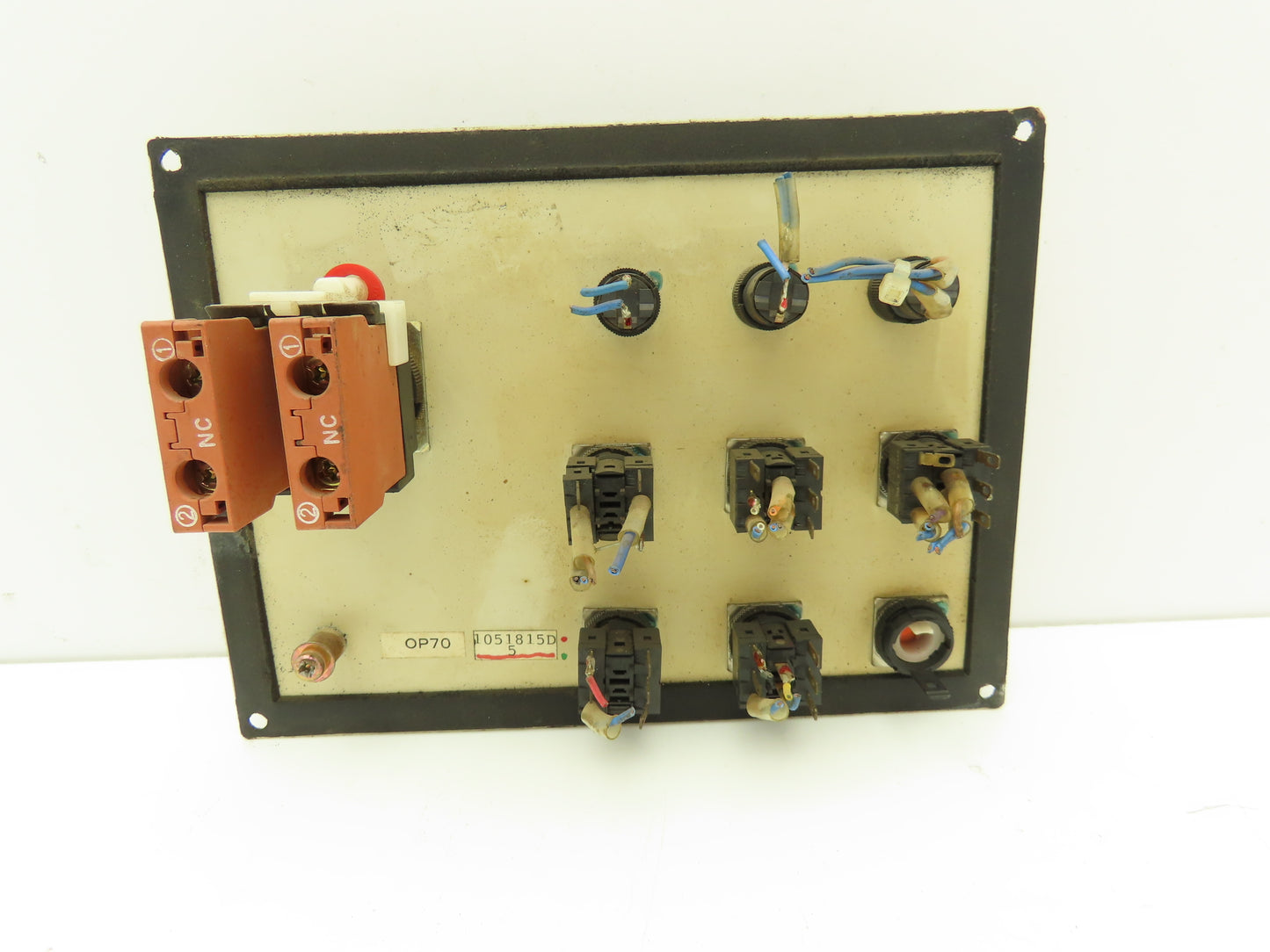 Nachi OP70 AW Controller HMI Control Panel Interface *NO KEY