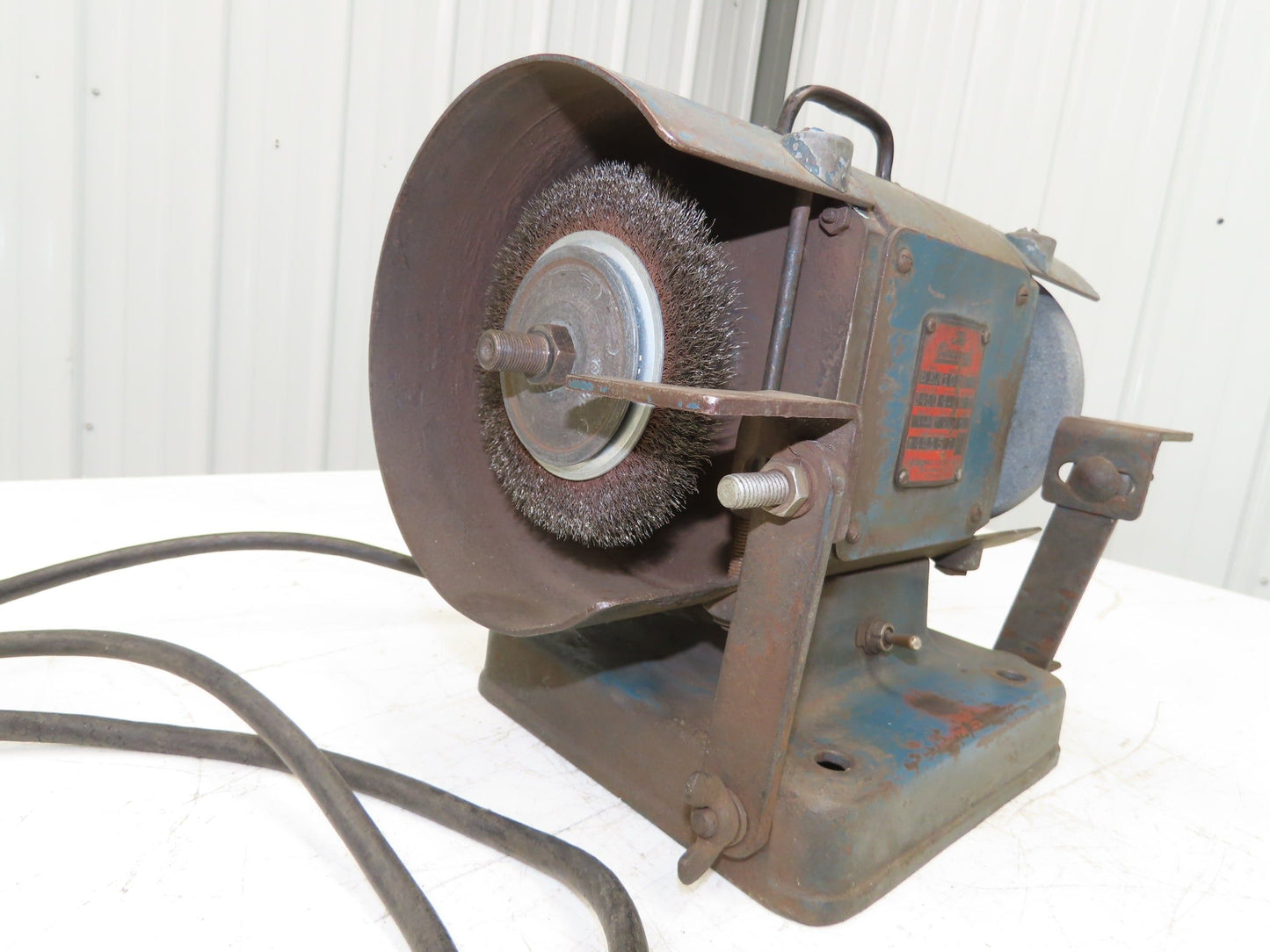 The Cincinnati BEA 102 Vintage 6" Pedestal Grinder 1/4Hp 3450rpm 115V Double-End