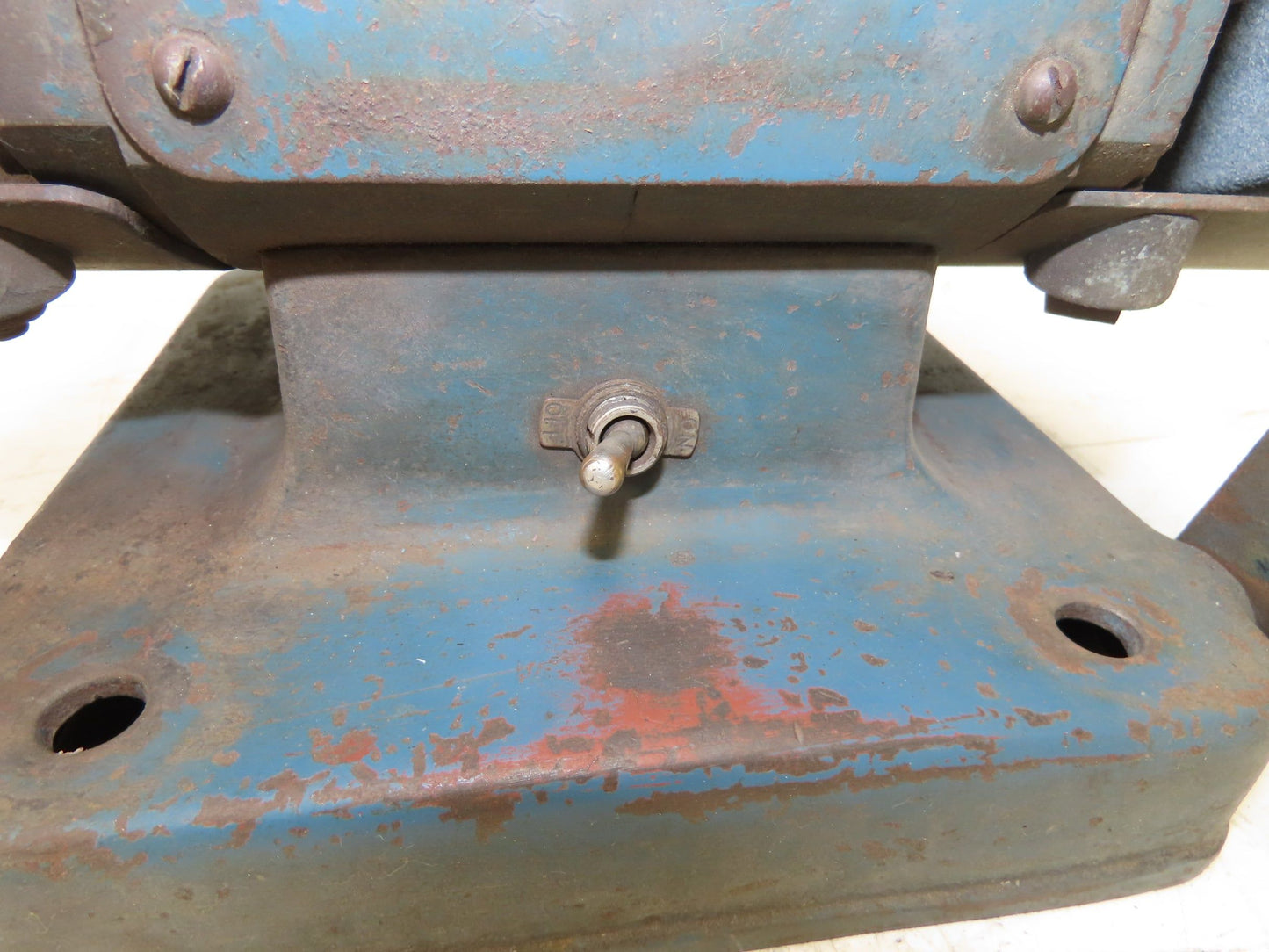 The Cincinnati BEA 102 Vintage 6" Pedestal Grinder 1/4Hp 3450rpm 115V Double-End