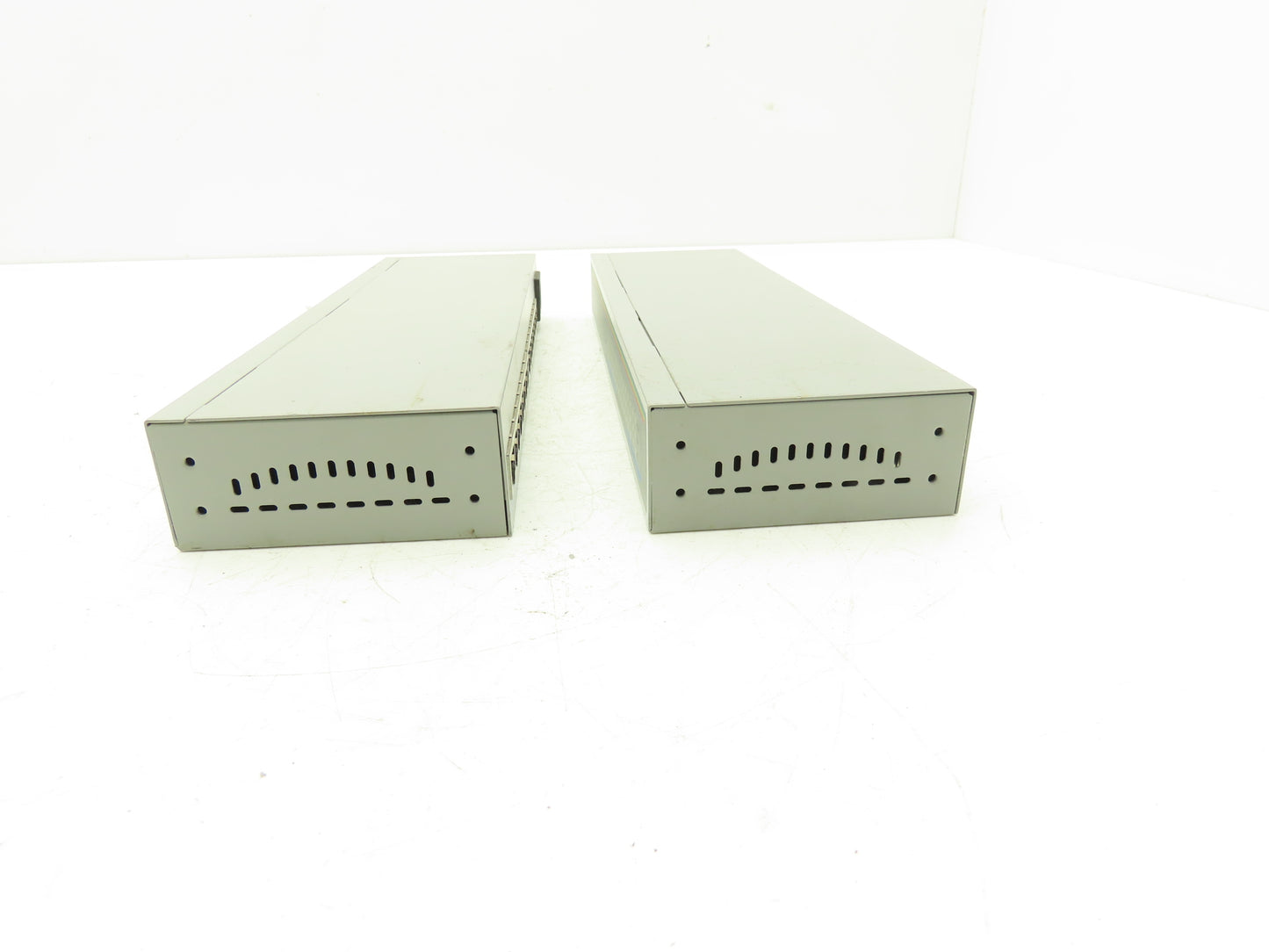 AT FS716TXL Fast Ethernet Switch CentreCOM 16 Port 100-240VAC 0.4A Lot of 2