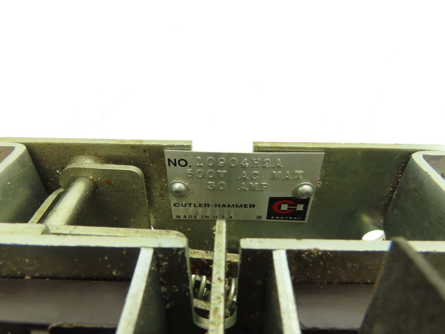 Cuttler Hammer 10904H2A Disconnect Switch 30A 600VAC 25HP 3PH Non Fused