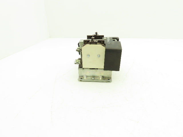 Cuttler Hammer 10904H2A Disconnect Switch 30A 600VAC 25HP 3PH Non Fused
