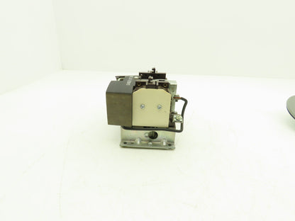 Cuttler Hammer 10904H2A Disconnect Switch 30A 600VAC 25HP 3PH Non Fused