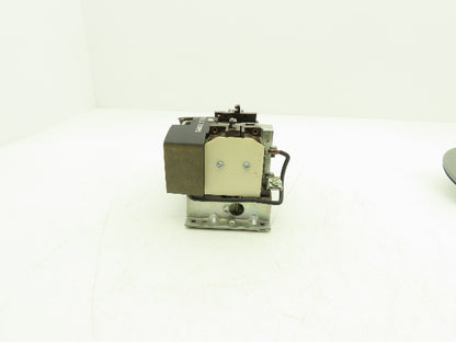 Cuttler Hammer 10904H2A Disconnect Switch 30A 600VAC 25HP 3PH Non Fused