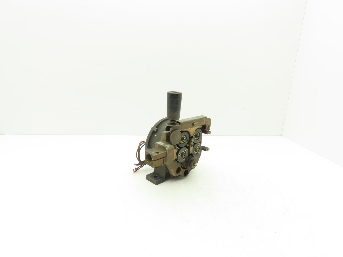 Yaskawa Hitachi PMED-12-HQ72 Wire Feed Motor Assembly 130rpm 18.3V