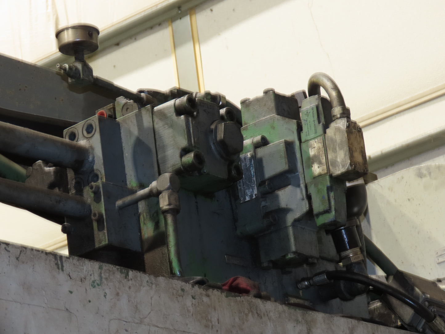 Cincinnati 4SE12 Hydraulic Metal Shear 12' x 1/2" Squaring Back Gauge Unloader