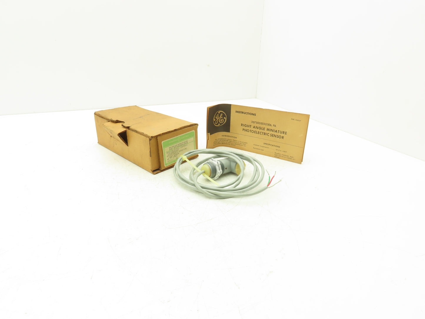 General Electric 3S7505SS523E6 Photoelectric Sensor Right-Angle 6' Cord