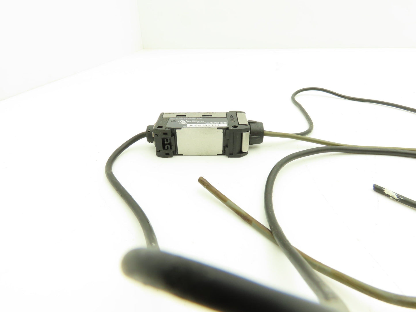 Keyence PX-10P Photoelectric Sensor Amplifier Unit PNP  Lot of 2