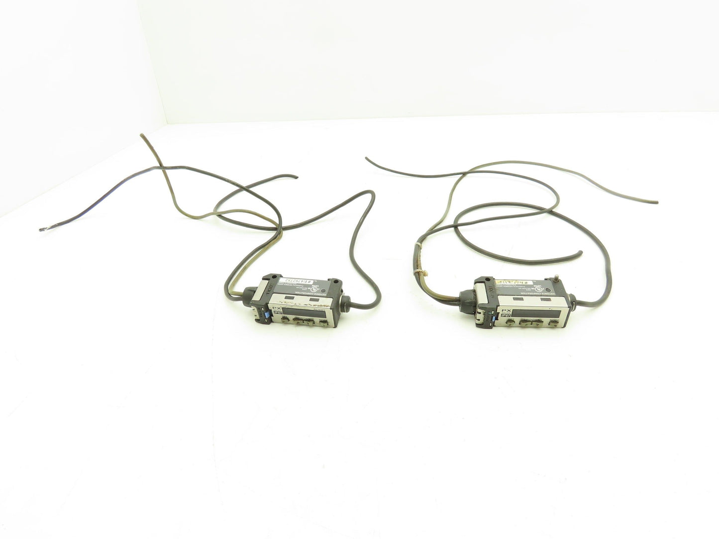 Keyence PX-10P Photoelectric Sensor Amplifier Unit PNP  Lot of 2