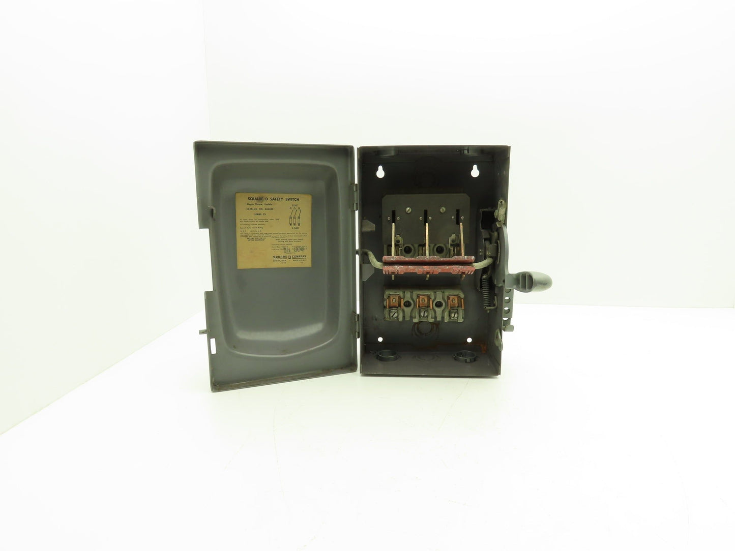 Square D A86352 Safety Disconnect Switch 60A 240VAC 7-1/2HP Fused 3 Pole