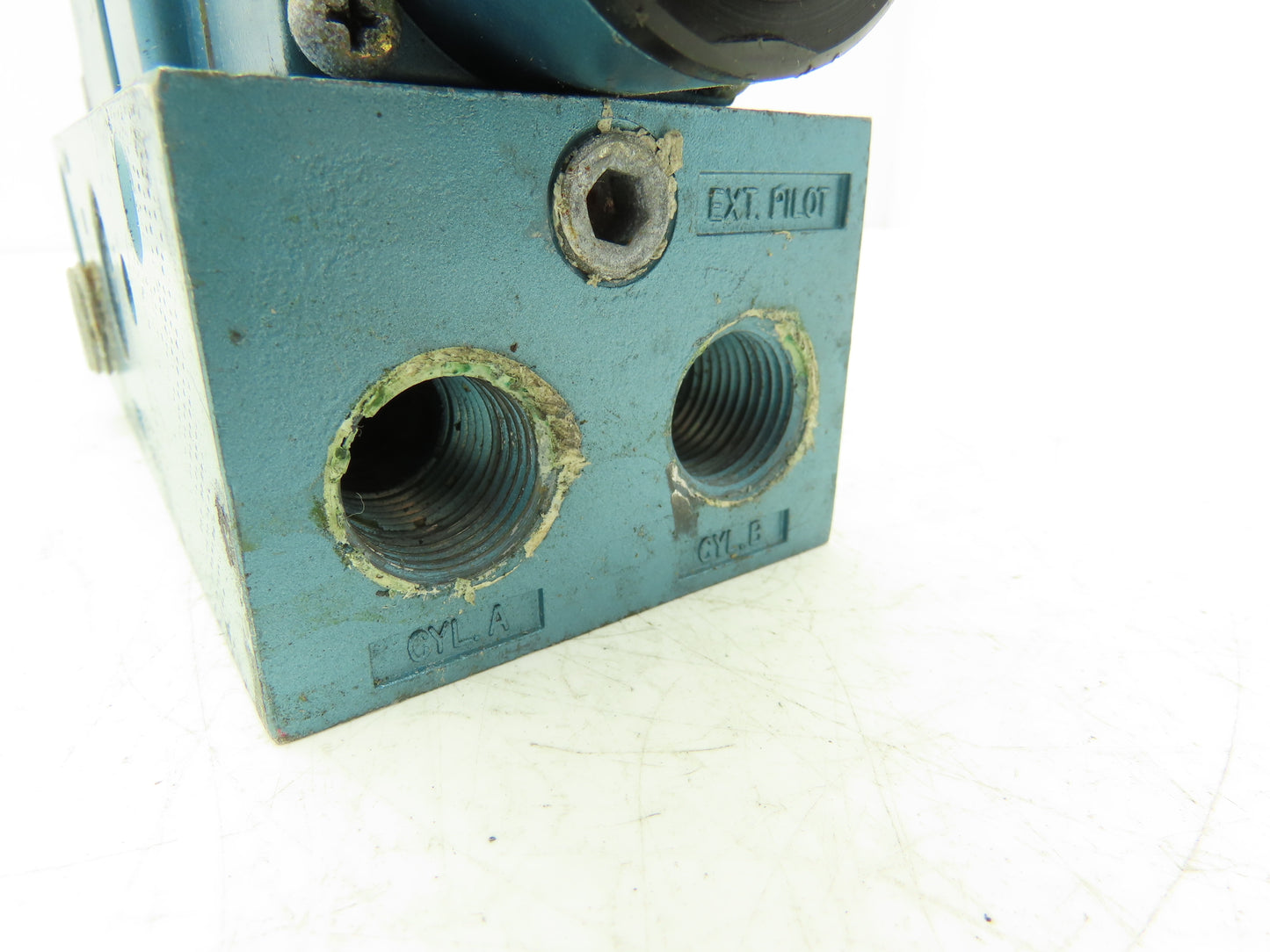 MAC 6316D-000-PM-111DA Pneumatic Directional Valve w/Pressure Regulator 120v