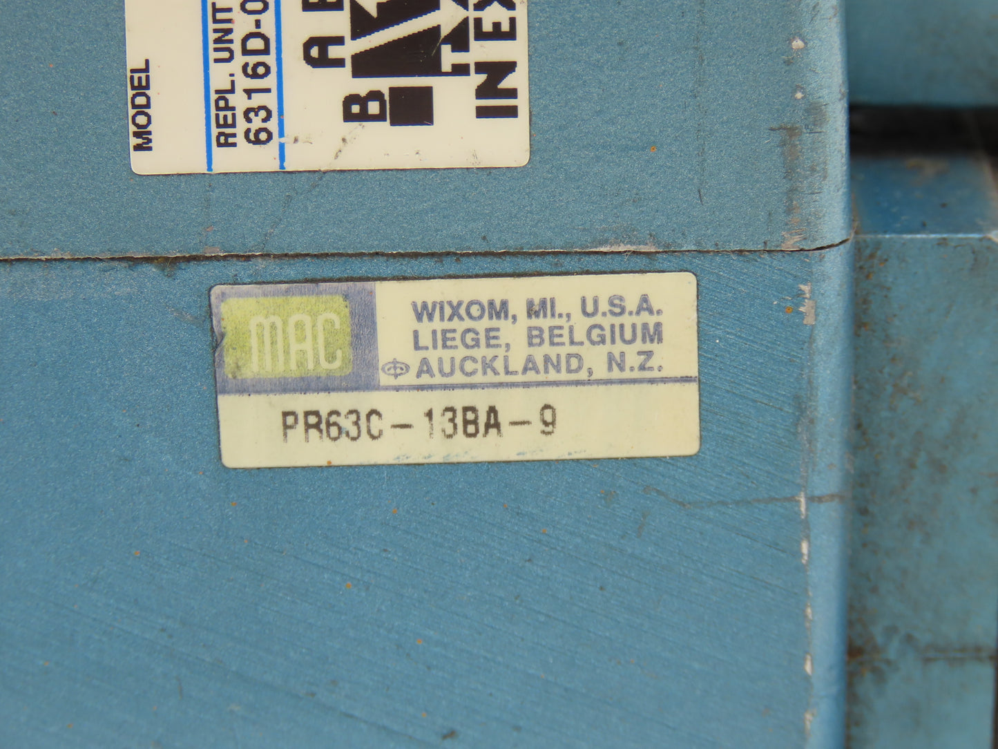 MAC 6316D-000-PM-111DA Pneumatic Directional Valve w/Pressure Regulator 120v