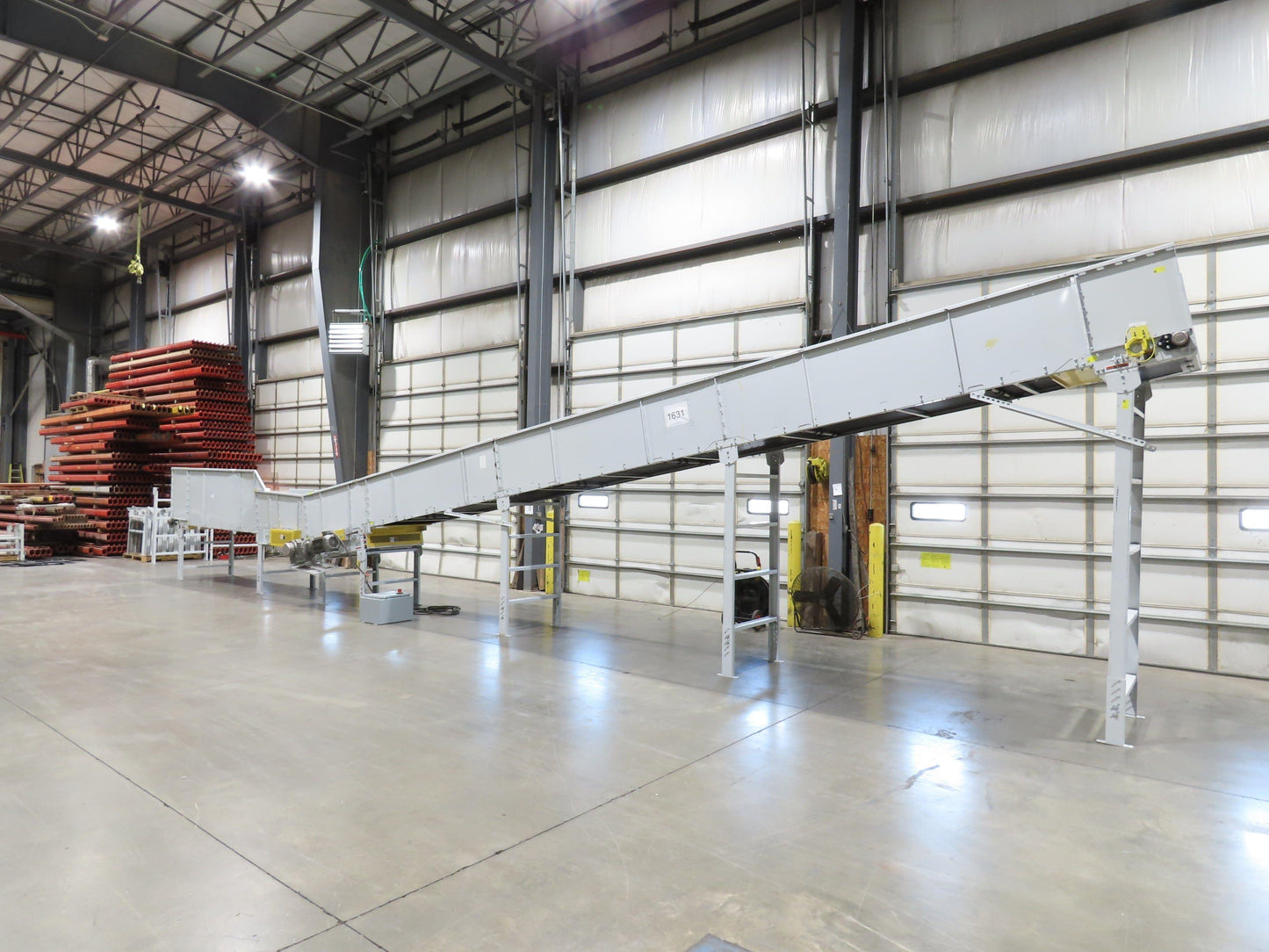 Hytrol HSSHD 37"x 50' Incline Belt Conveyor 7.5Hp 3PH Center Drive 114fpm 9' 5"H