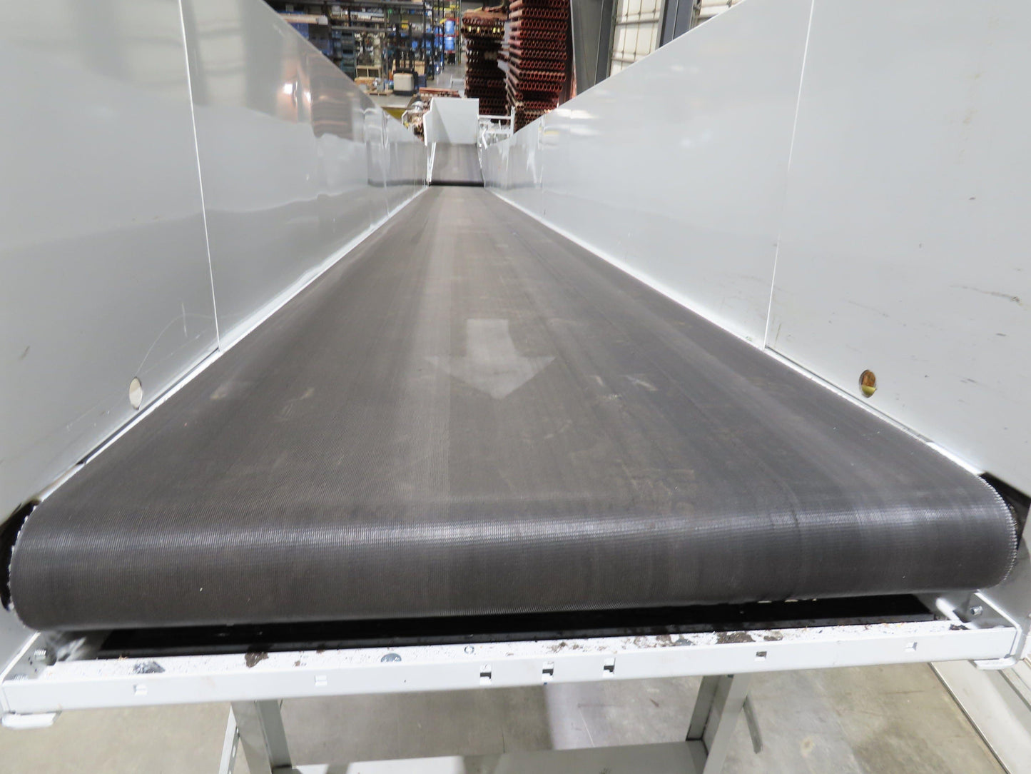 Hytrol HSSHD 37"x 50' Incline Belt Conveyor 7.5Hp 3PH Center Drive 114fpm 9' 5"H