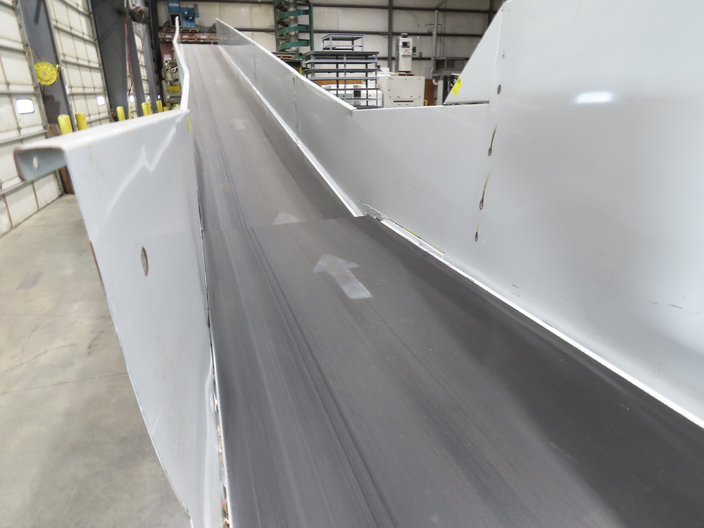 Hytrol HSSHD 37"x 50' Incline Belt Conveyor 7.5Hp 3PH Center Drive 114fpm 9' 5"H