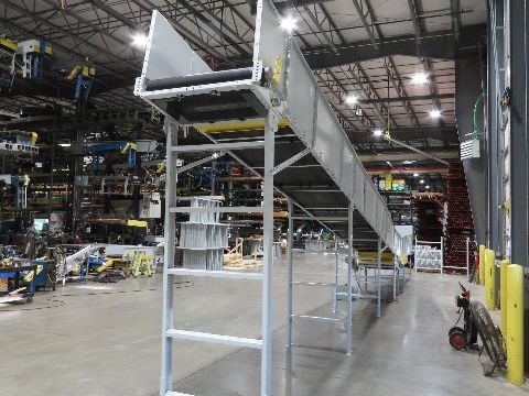 Hytrol HSSHD 37"x 50' Incline Belt Conveyor 7.5Hp 3PH Center Drive 114fpm 9' 5"H