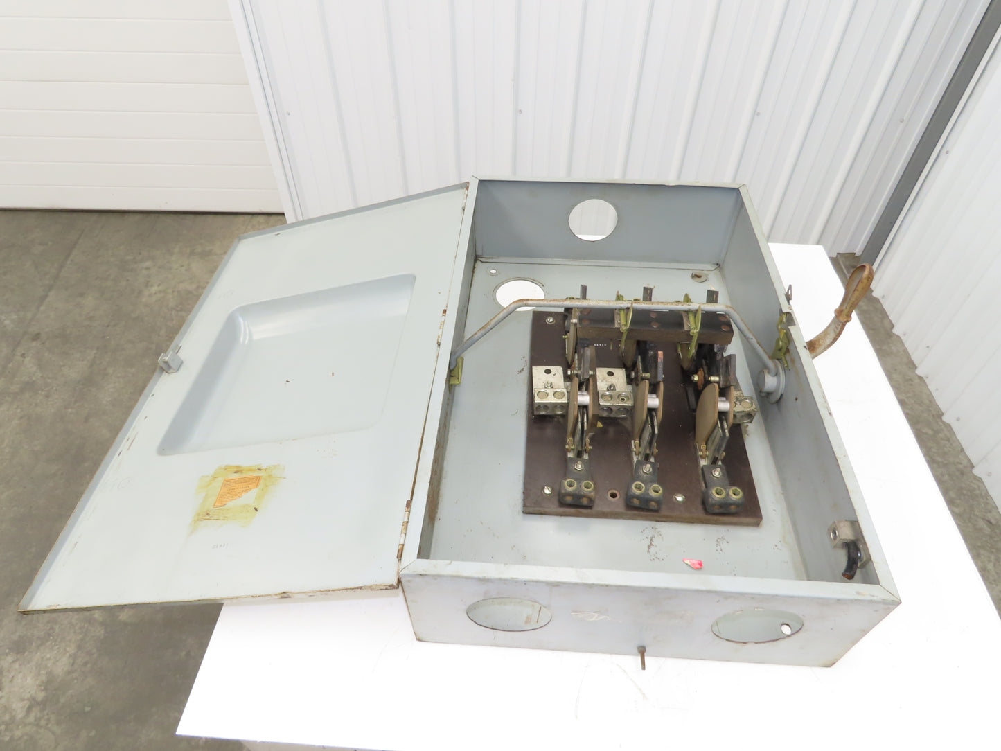 GE TC35366 Double Throw Transfer Safety Switch 600 Amp 600 Volt 3 Pole