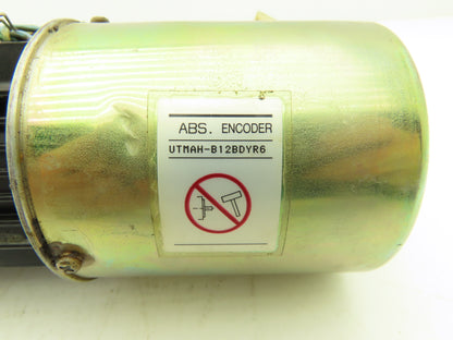 Yaskawa USAREM-01YRW11 AC Servo Motor 3000rpm 110W 1.1A 0.35Nm