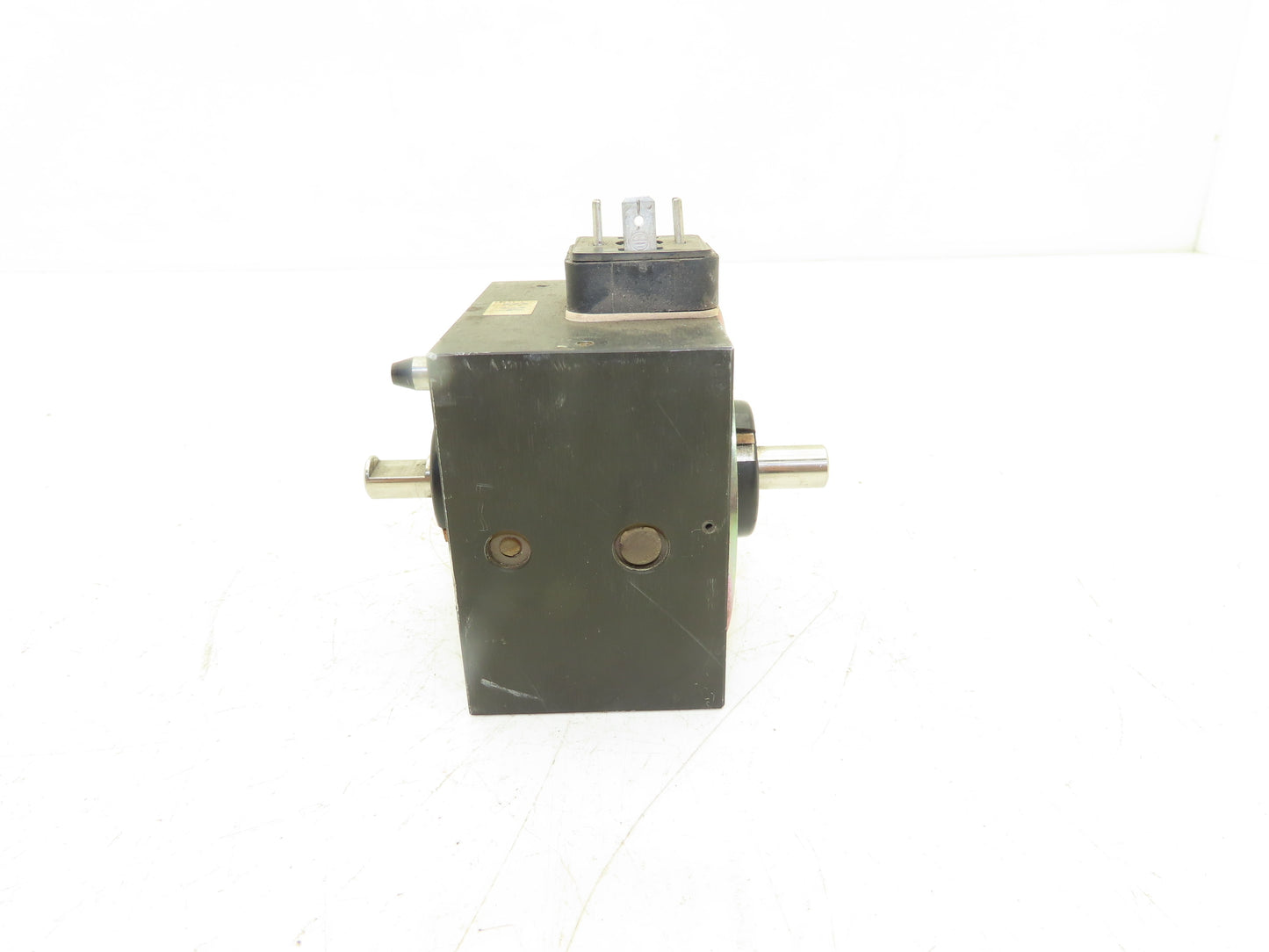 Kuhnke 76-BOB-N-DS7530 Rotary Solenoid 205VDC 65° 10mm Shaft