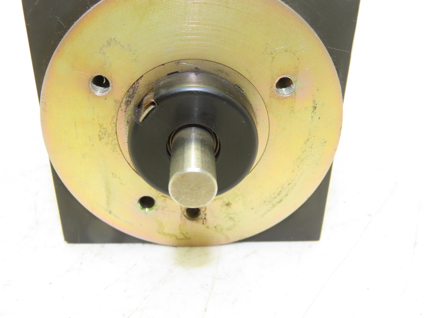 Kuhnke 76-BOB-N-DS7530 Rotary Solenoid 205VDC 65° 10mm Shaft