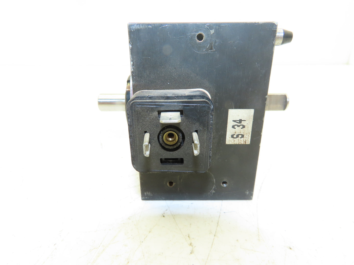 Kuhnke 76-BOB-N-DS7530 Rotary Solenoid 205VDC 65° 10mm Shaft