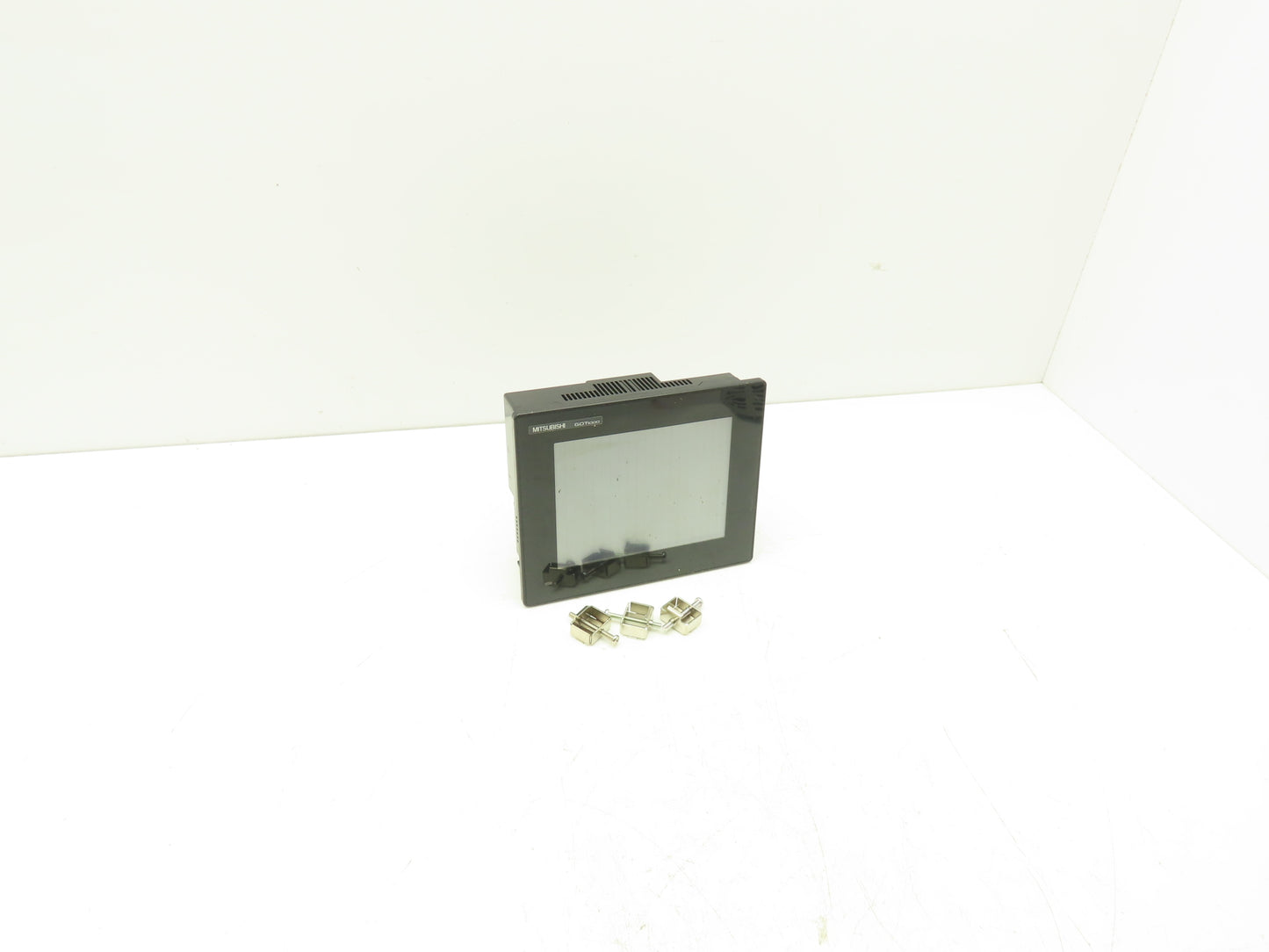 Mitsubishi GT1055QSBD 5.7" VGA Color Touch Panel 320x240p 24vdc Graphic Terminal