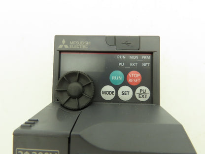 Mitsubishi FR-E720-0.1KNC Variable Frequency Drive Motor Inverter Control 0.1kW