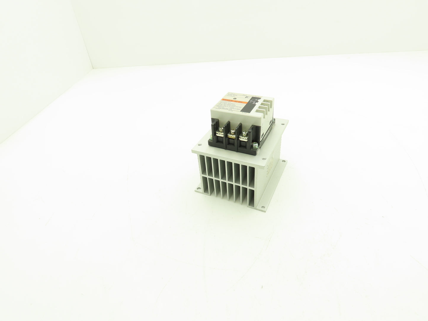 Fuji Electric SS502E-3Z-D3 Solid State Contactor Relay 240vac 50/60Hz .5A