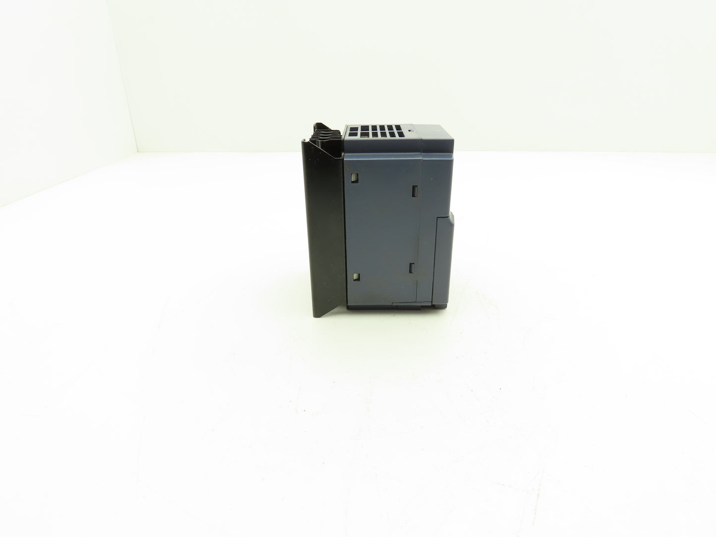 Fuji Electric FRN0.4C1S-2J Variable Frequency Drive Motor Inverter 0.4kW