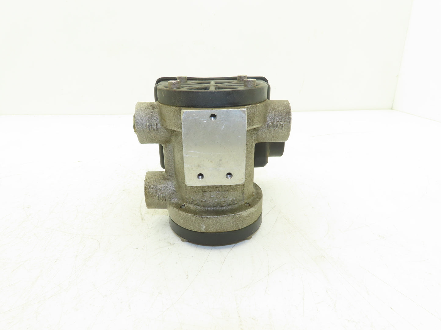 Universal Flow Monitors 002GM-4L-750V.9-A1NL-RG-.5U Flow Meter 1 GPM 1/2" NPT