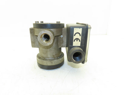 Universal Flow Monitors 002GM-4L-750V.9-A1NL-RG-.5U Flow Meter 1 GPM 1/2" NPT