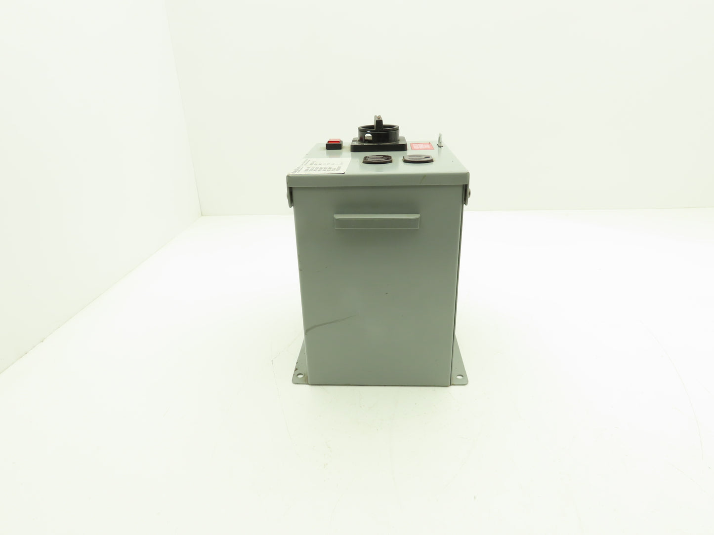 Daykin MDGTA-13 Stepdown Power Transformer 750VA HV 480 LV 120 Outlet