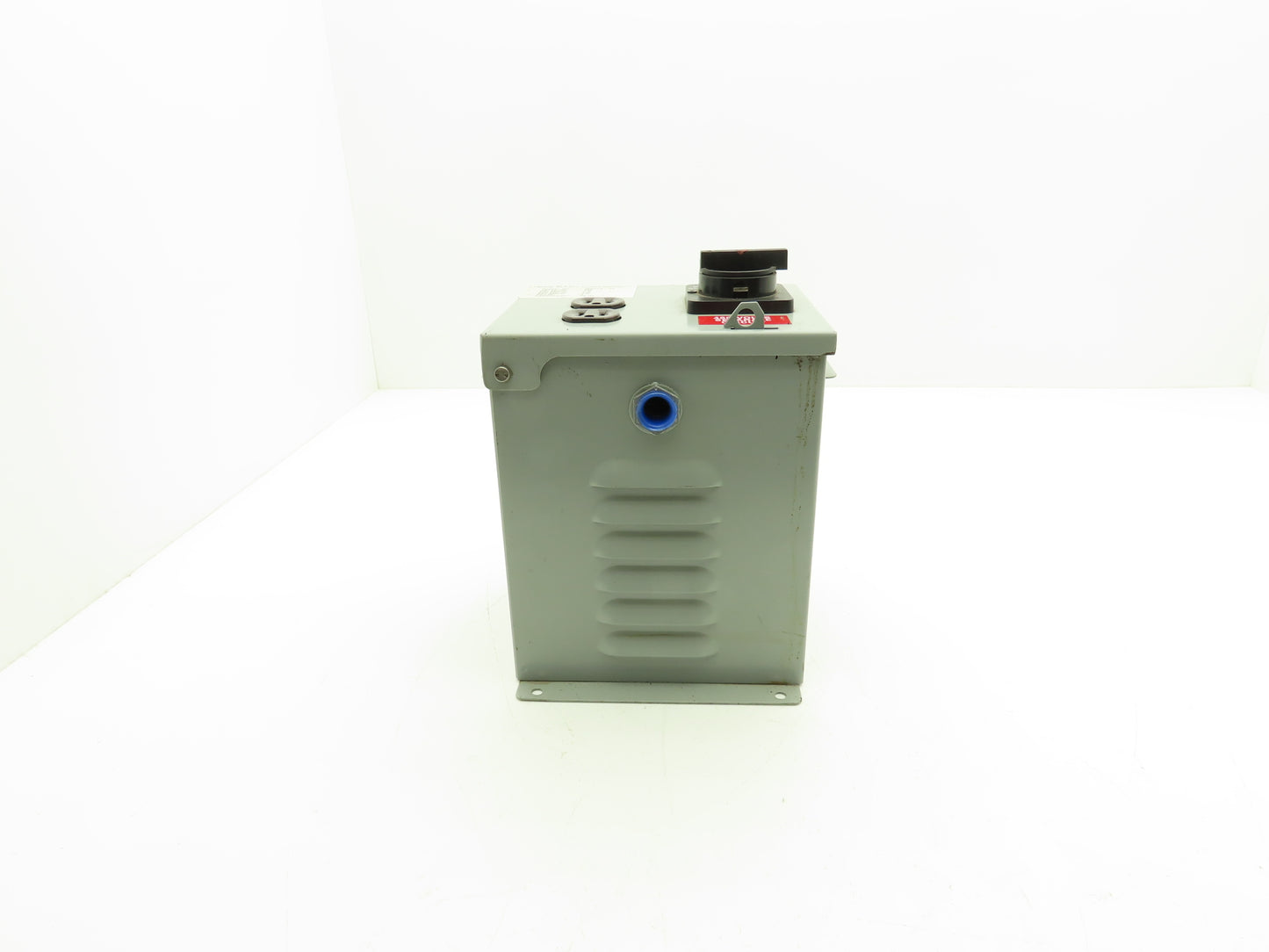 Daykin MDGTA-13 Stepdown Power Transformer 750VA HV 480 LV 120 Outlet