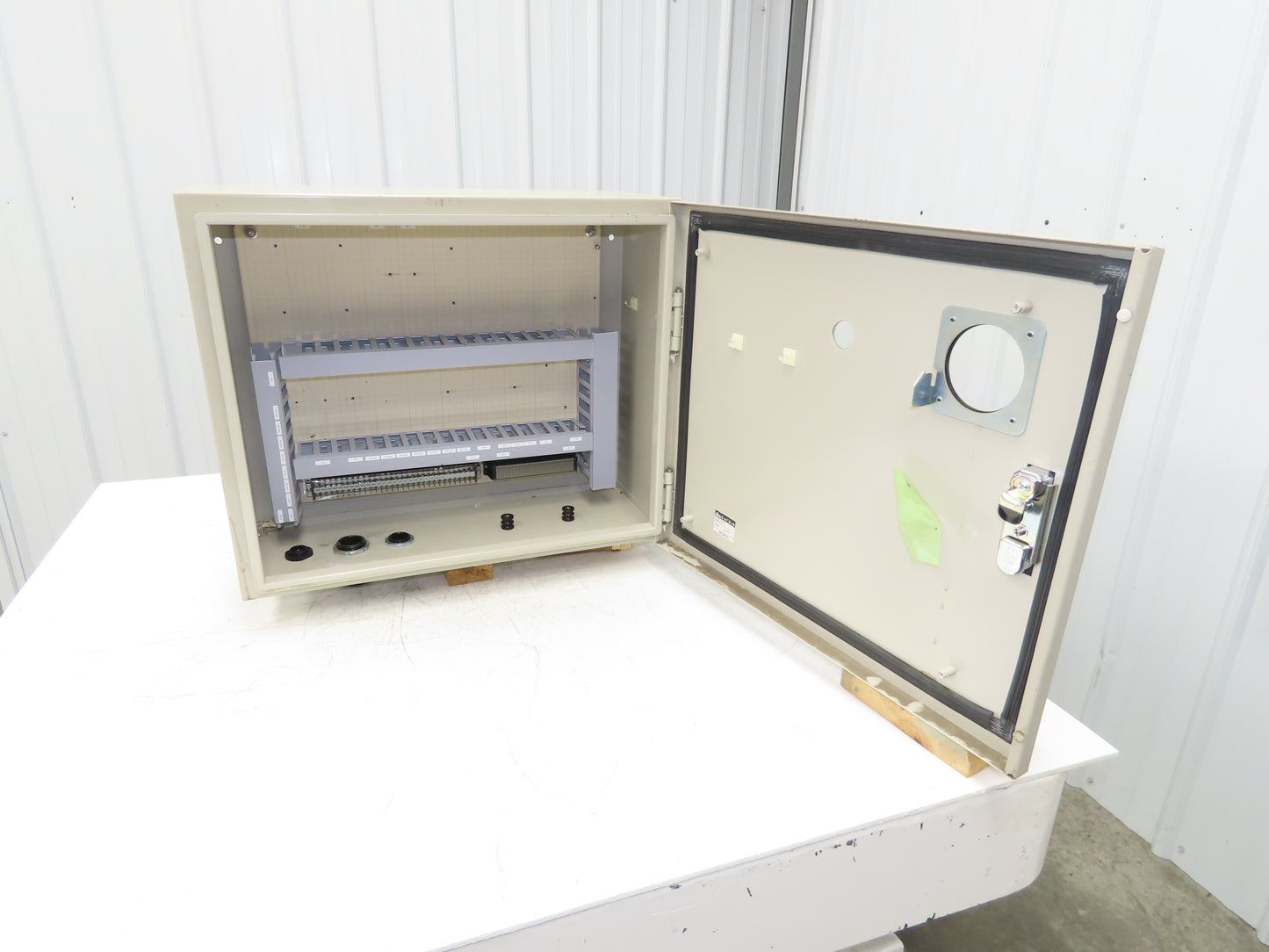 Nito RA25-65 Electrical Enclosure 500x600x250mm Control Panel 20x24x10"