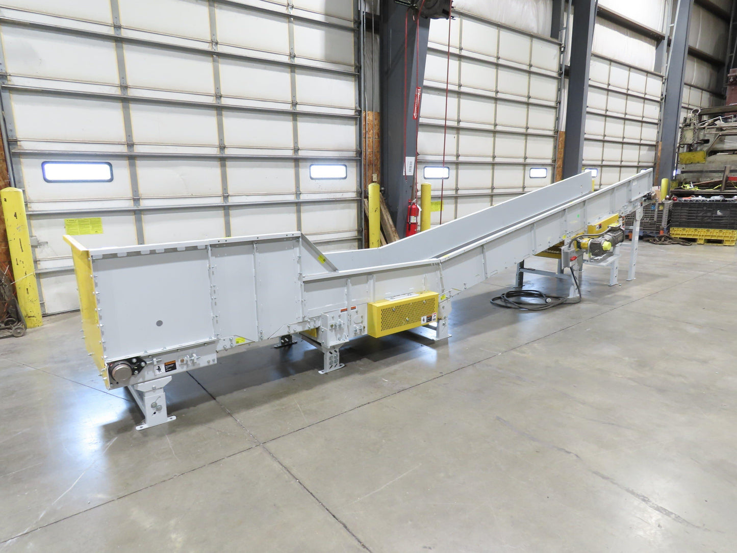 Hytrol HSSHD 31"x 22' Incline Belt Conveyor 2Hp 3PH Center Drive 138fpm