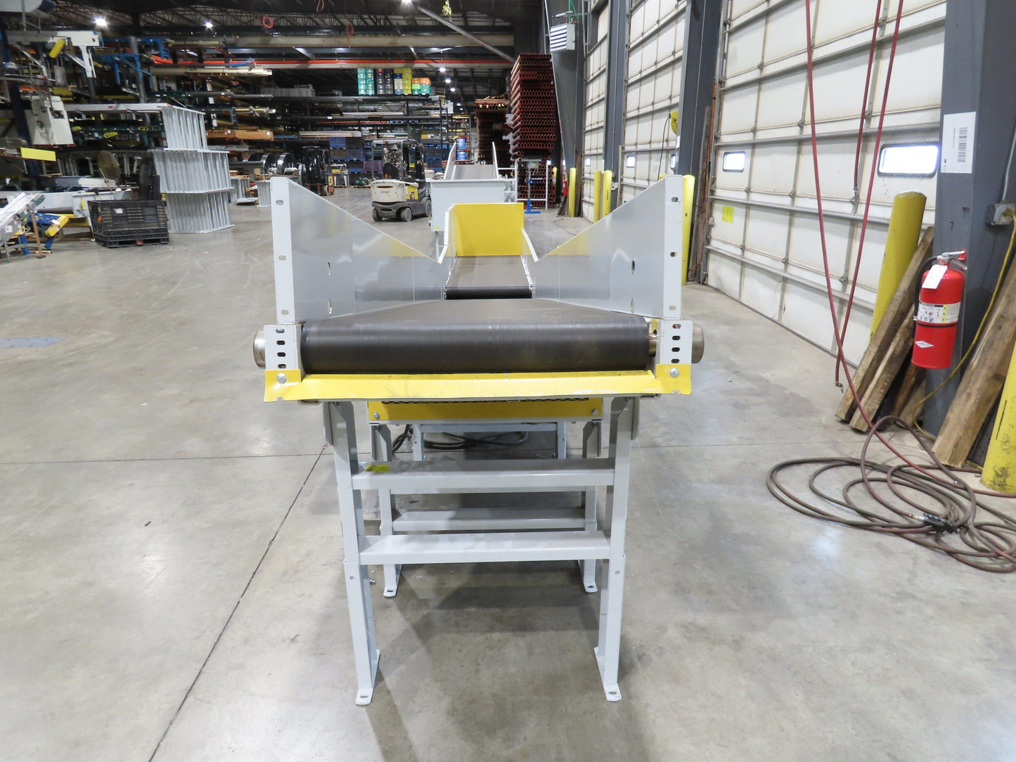 Hytrol HSSHD 31"x 22' Incline Belt Conveyor 2Hp 3PH Center Drive 138fpm