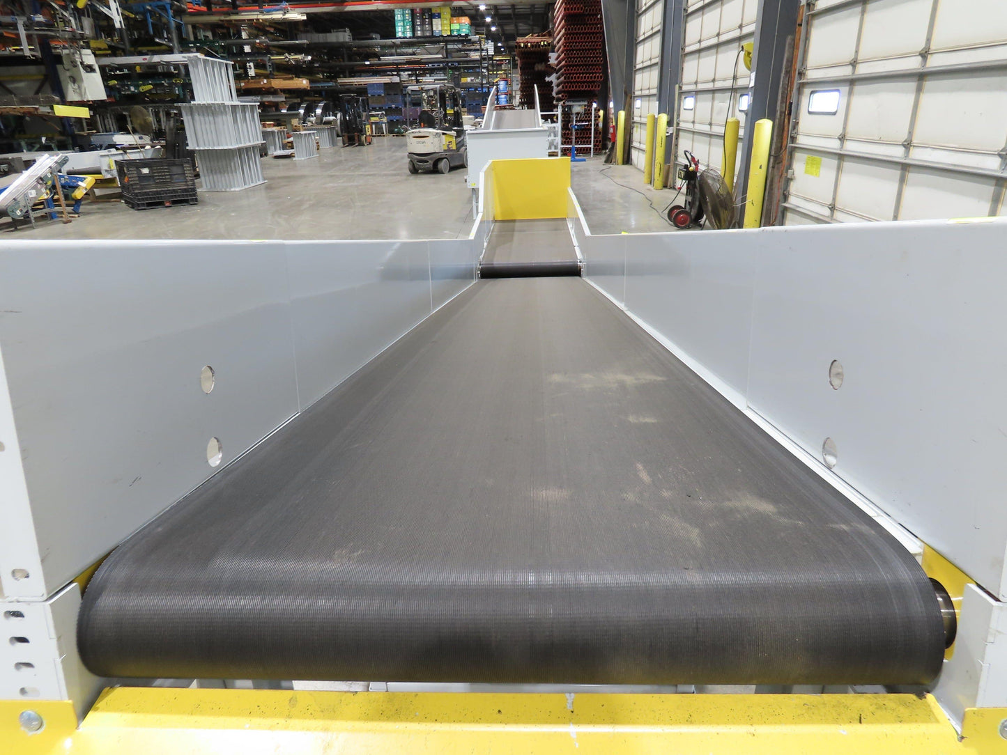 Hytrol HSSHD 31"x 22' Incline Belt Conveyor 2Hp 3PH Center Drive 138fpm