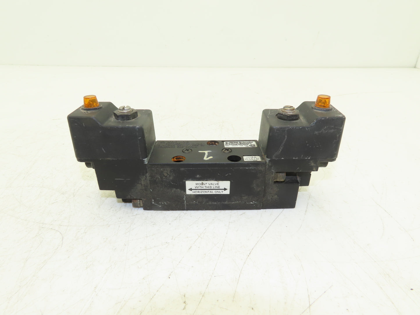 Parker AL41533BJN5300B Pneumatic Directional Solenoid Valve 120V w/Indicator