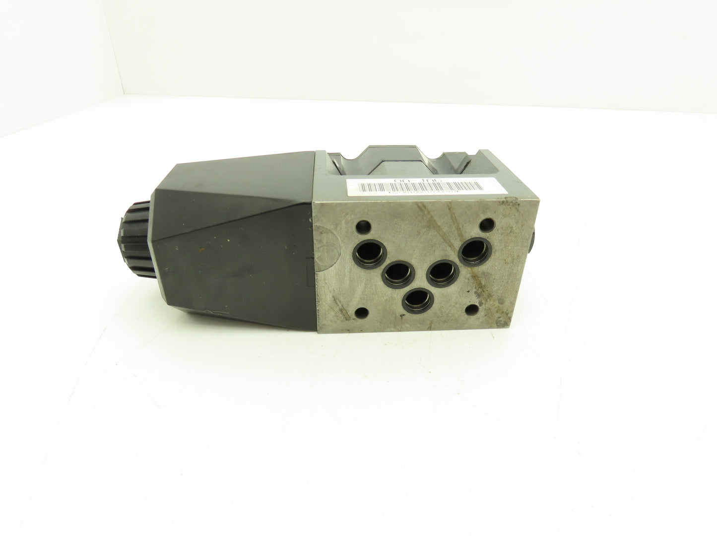 Tokimec DG4VS-5-0A-M-P7L-H-7-40-JA6 Hydraulic Directional Solenoid Valve 24VDC