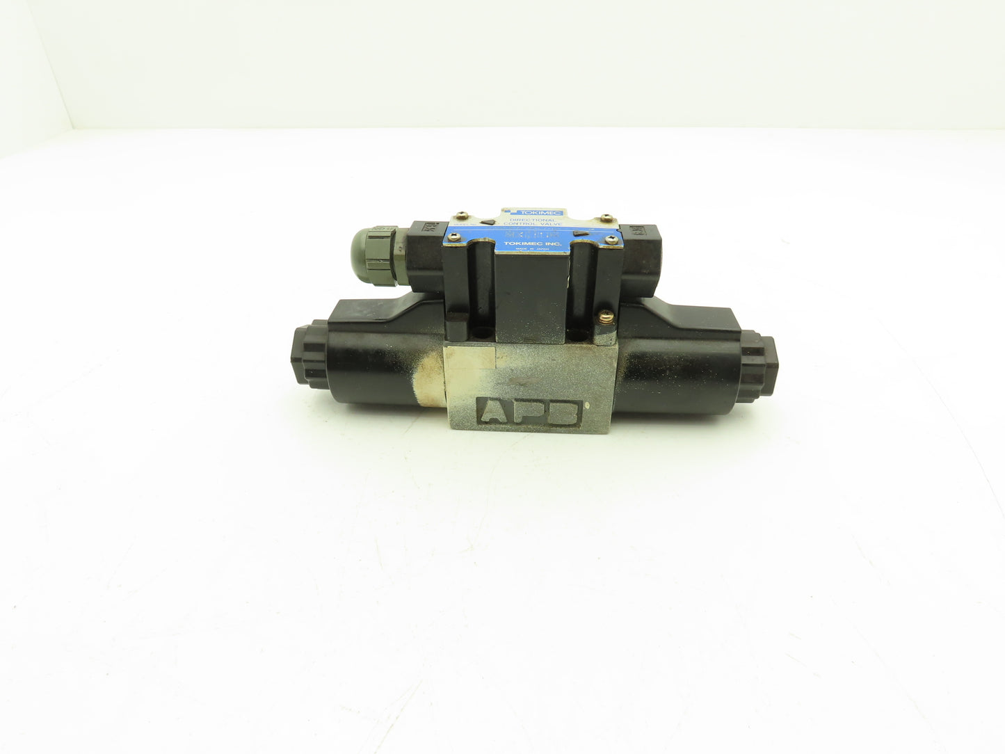 Tokimec DG4V-3-6C-M-P7-H-52 Hydraulic Directional Solenoid Valve 24VDC