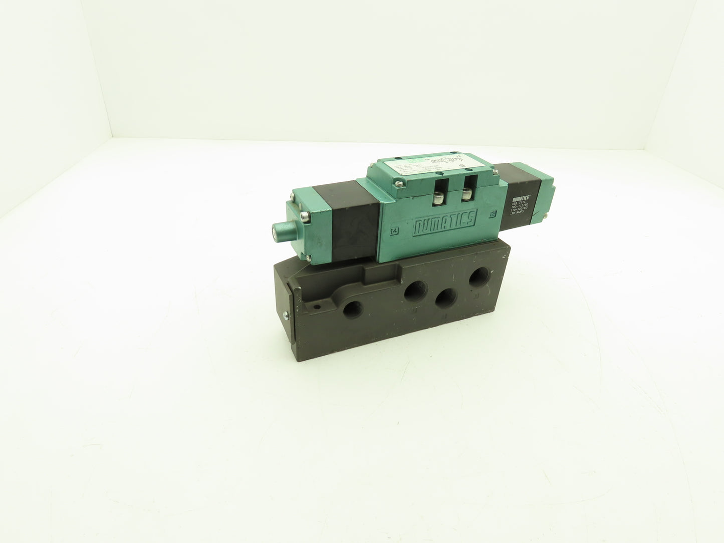 Numatics I35SS63BK Pneumatic Air Solenoid Valve/Manifold Assembly