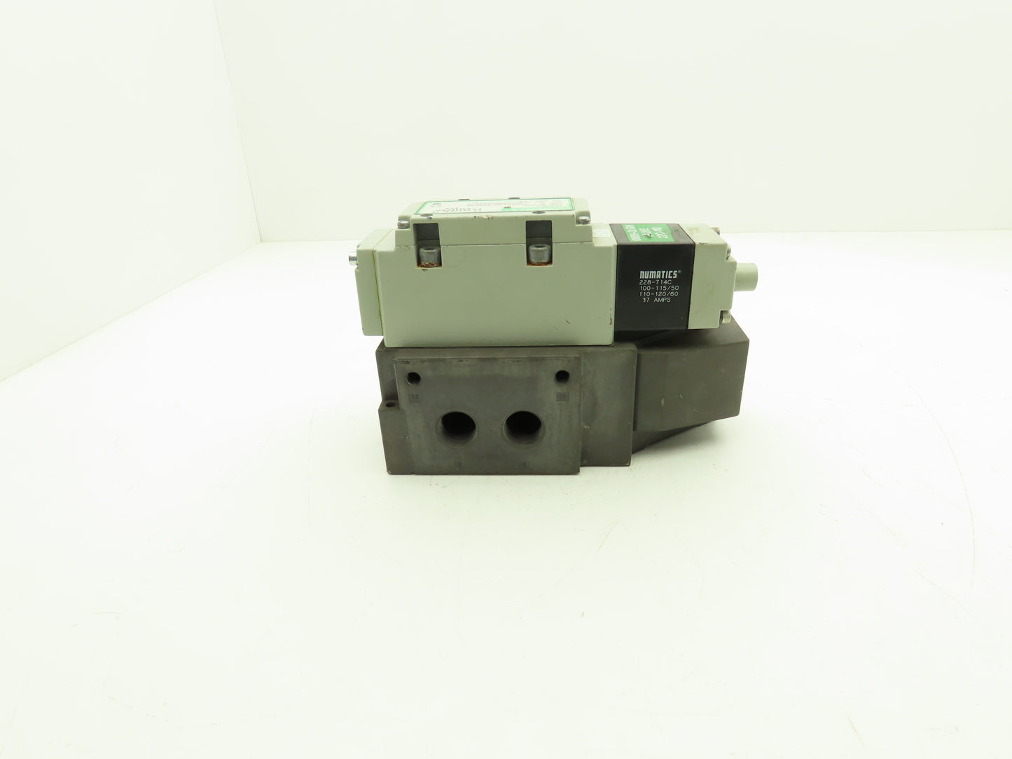 Numatics Pneumatic Air Solenoid Valve/Manifold Assembly 100-120VAC 50/60Hz