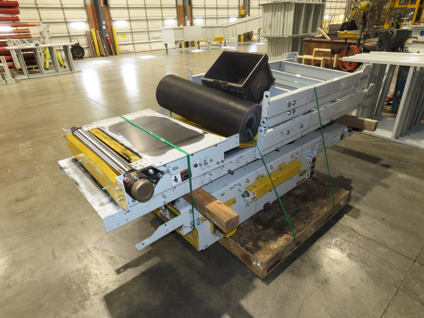 Hytrol HSS 31"x 18' Slider Bed Conveyor 30"Belt 2Hp 3PH Center Drive 140fpm