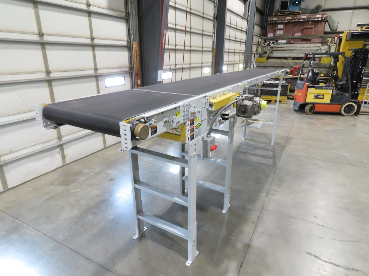Hytrol HSS 31"x 18' Slider Bed Conveyor 30"Belt 2Hp 3PH Center Drive 140fpm