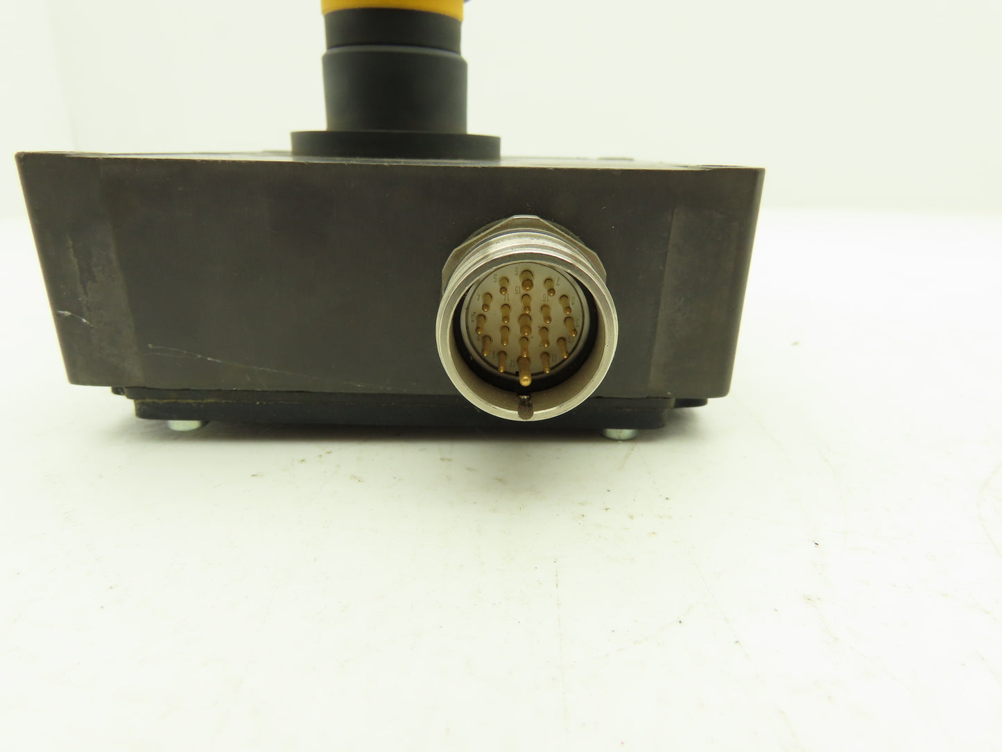 Euchner TZ1RE024RC18VAB Safety Interlock Switch E-Stop Pushbutton