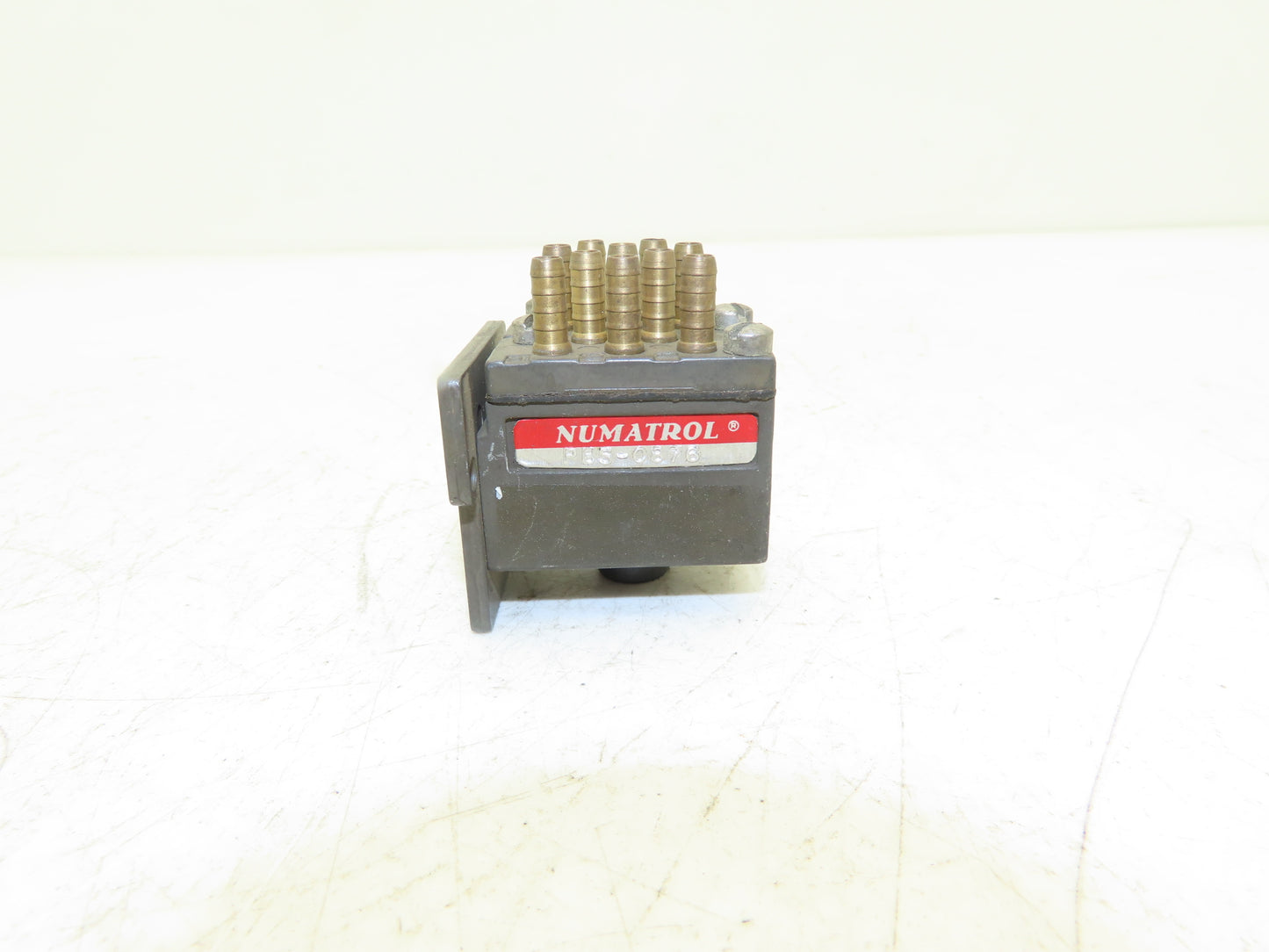 Numatrol PB5-0876 Pushbutton Switch Pneumatic Air Valve