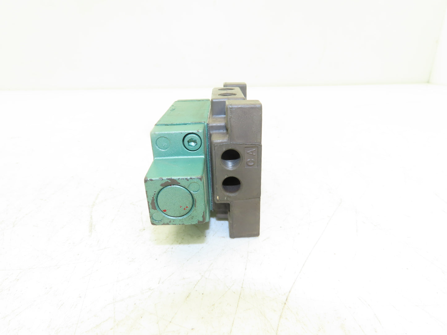 Numatics 1JDPA4 Pneumatic Air Valve 8-Port Manifold 1/8"npt