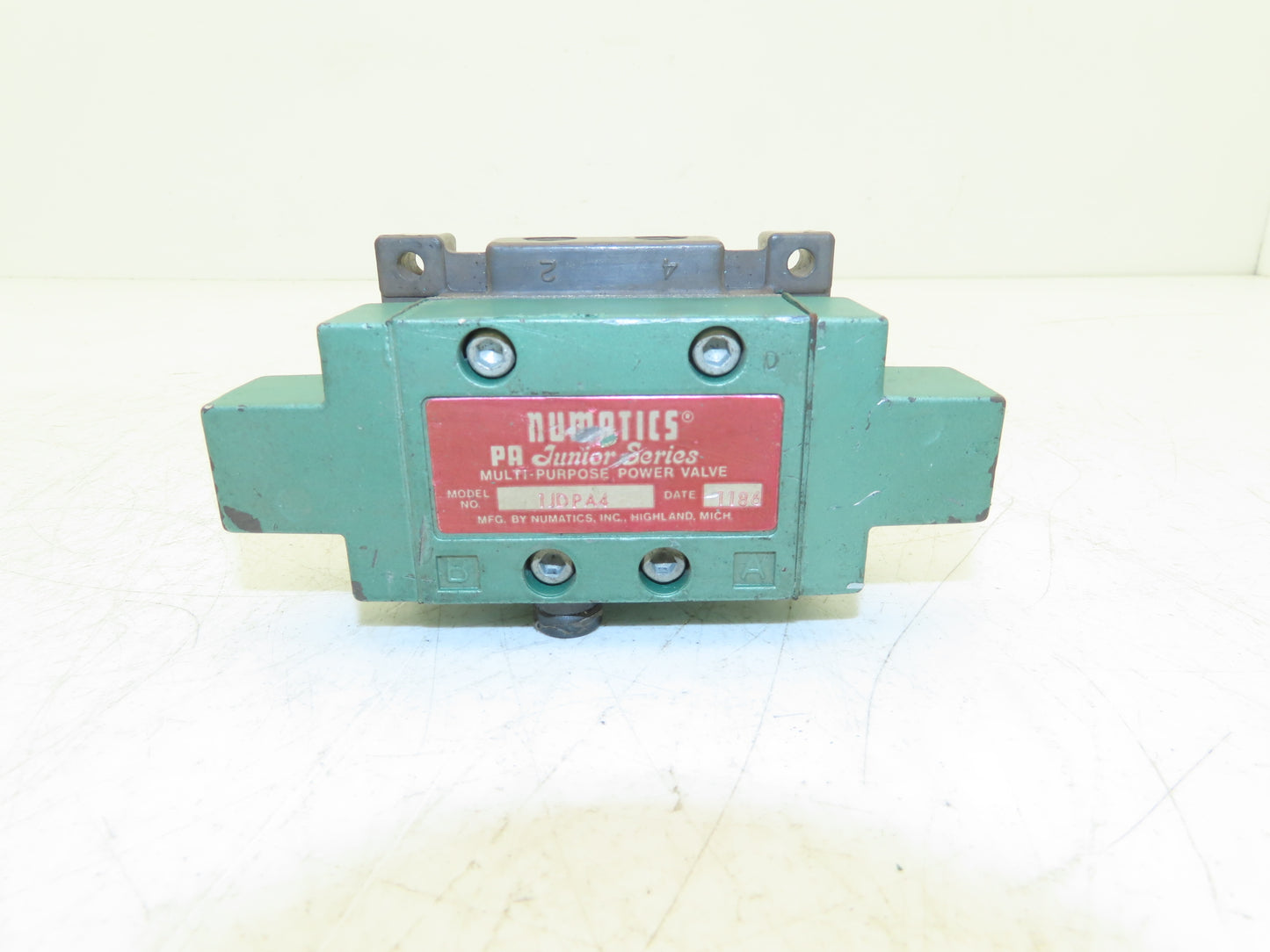 Numatics 1JDPA4 Pneumatic Air Valve 8-Port Manifold 1/8"npt