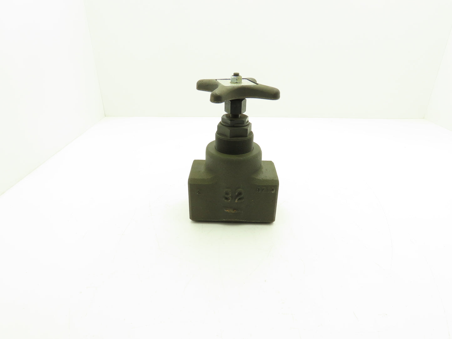 Hirose HT-4211-32-24 Stop Valve 1-1/4" NPT Size 32