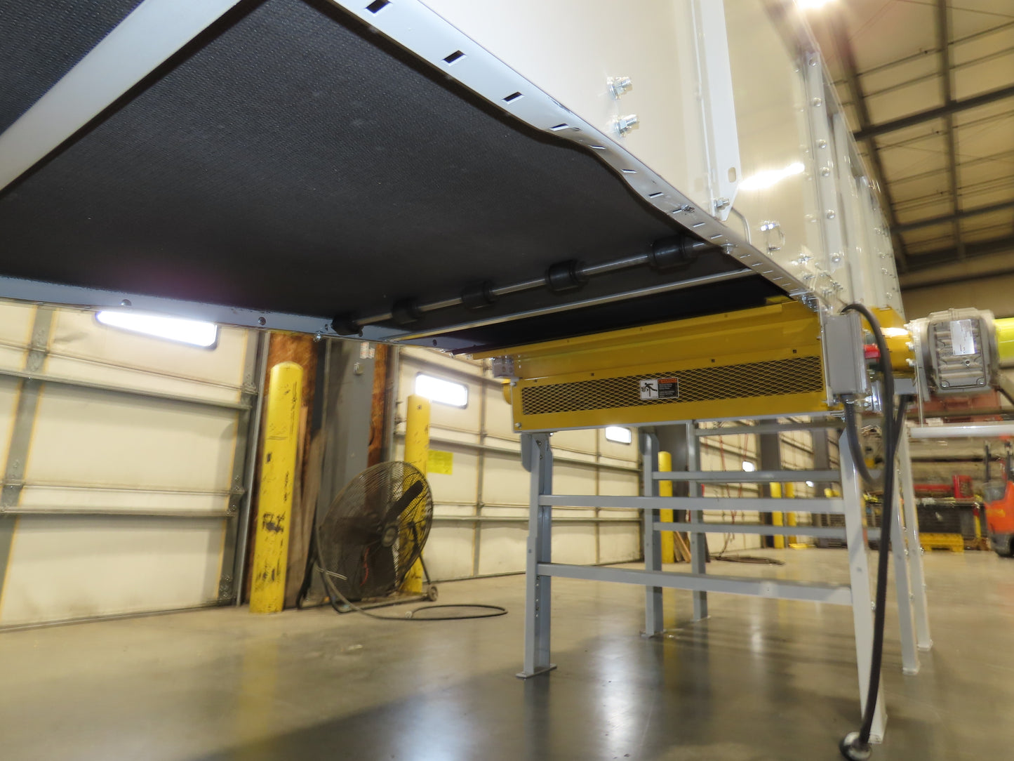 Hytrol HSSHD 43"x 31' 8" Incline Belt Conveyor 3Hp 3PH Center Drive 158fpm